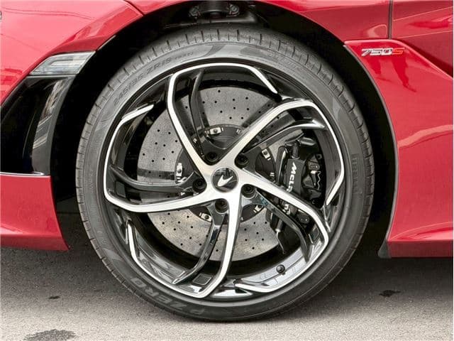McLaren 750S 2024