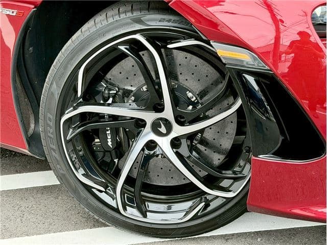 McLaren 750S 2024