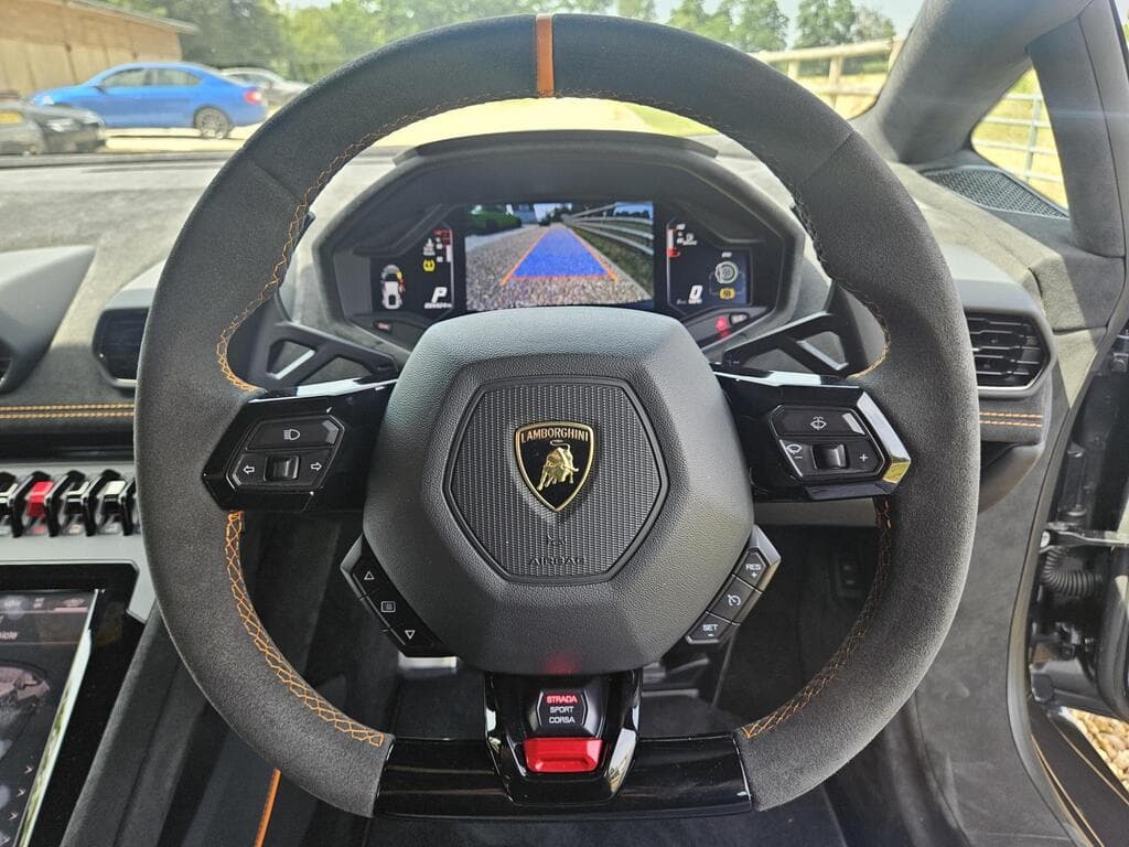 Lamborghini Huracan 2023
