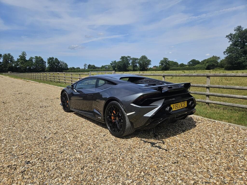 Lamborghini Huracan 2023