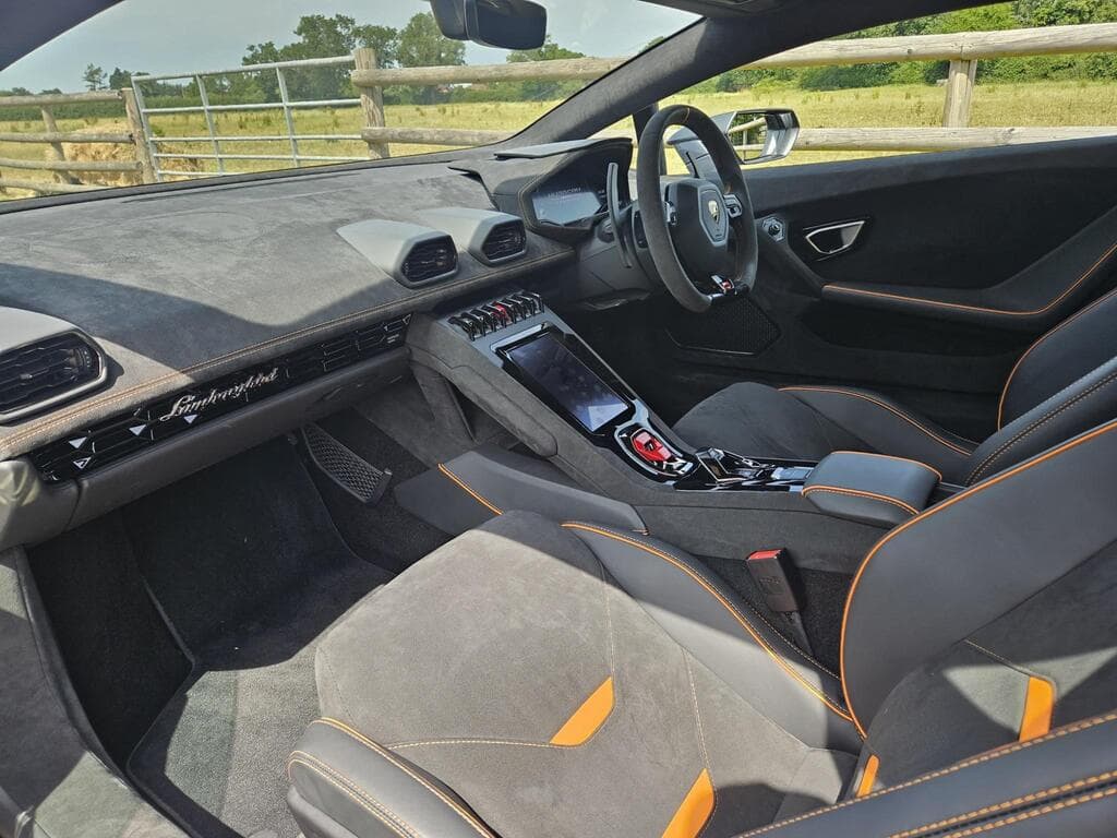 Lamborghini Huracan 2023