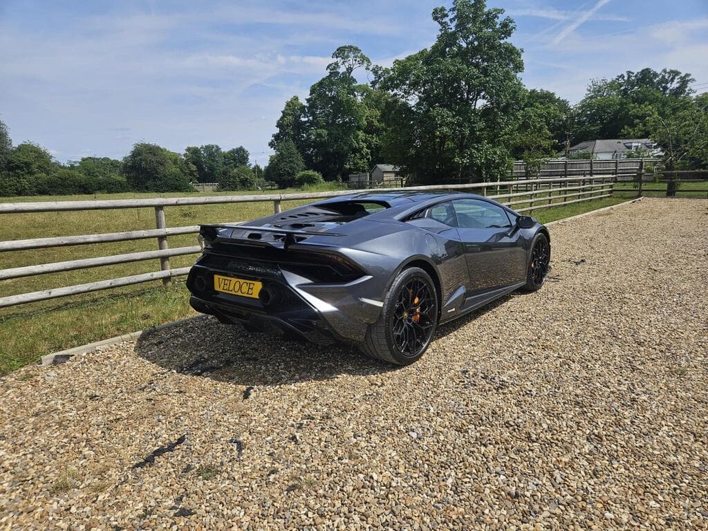 Lamborghini Huracan 2023
