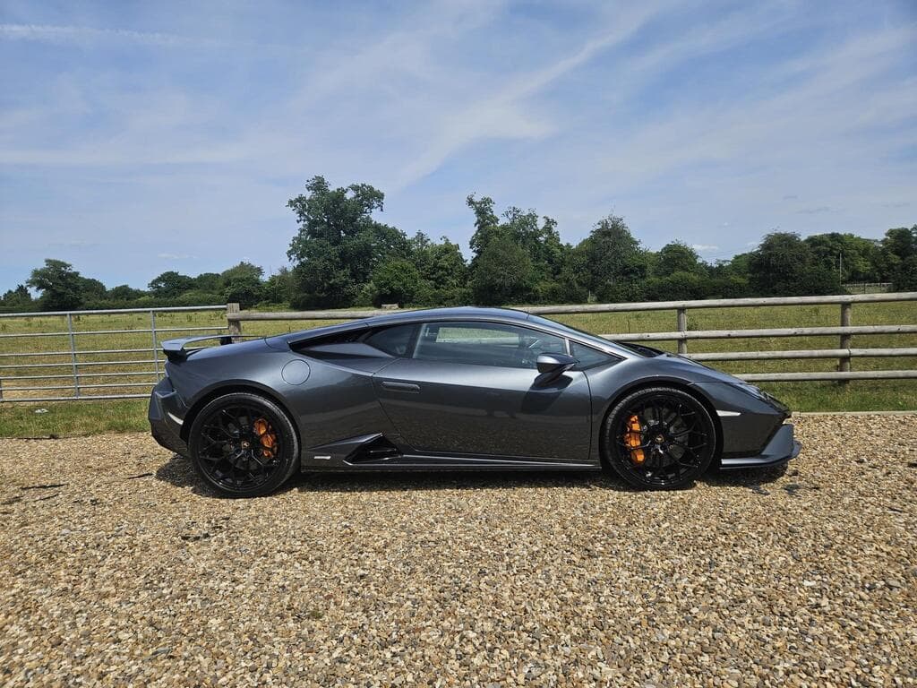 Lamborghini Huracan 2023