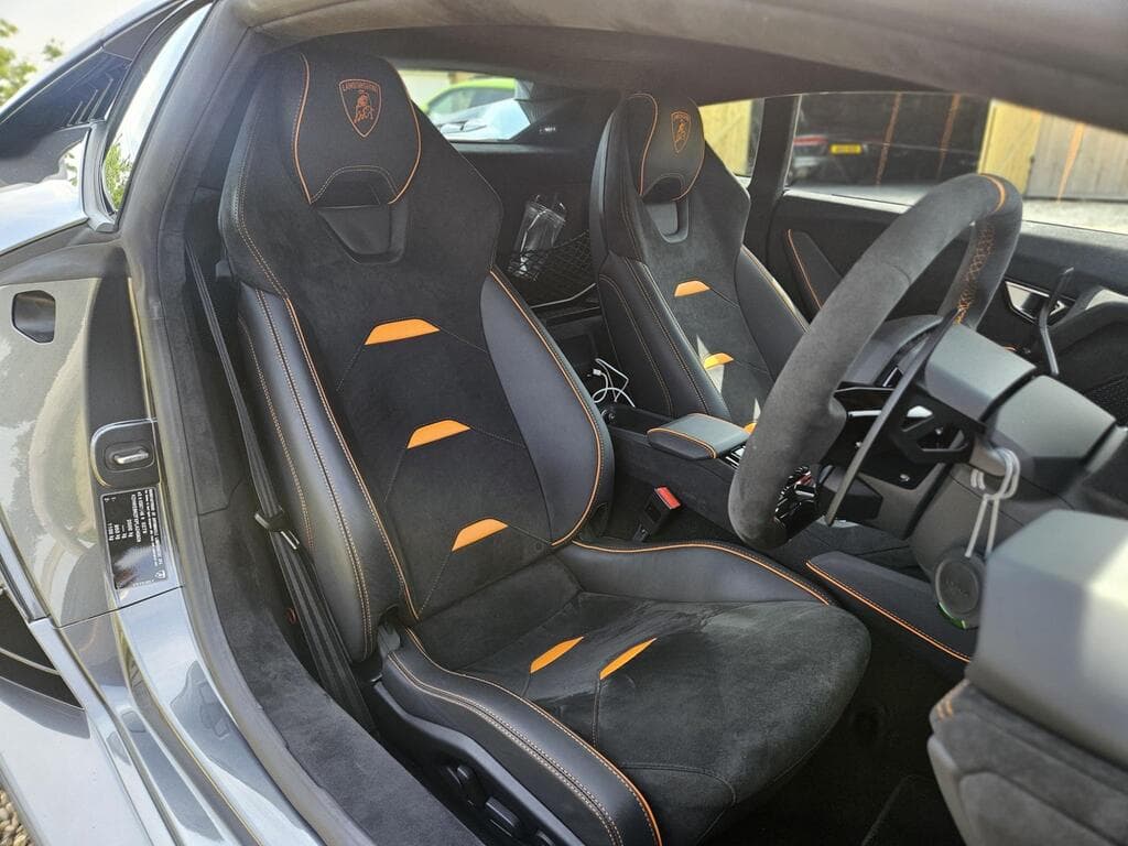 Lamborghini Huracan 2023