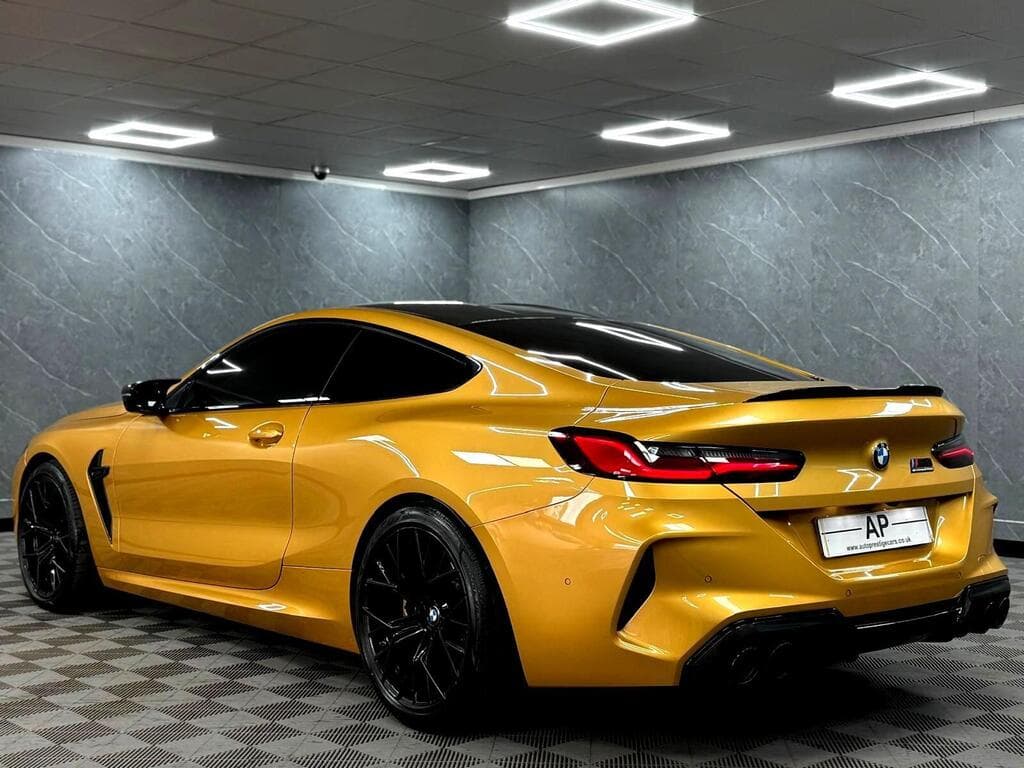 BMW M8 2022