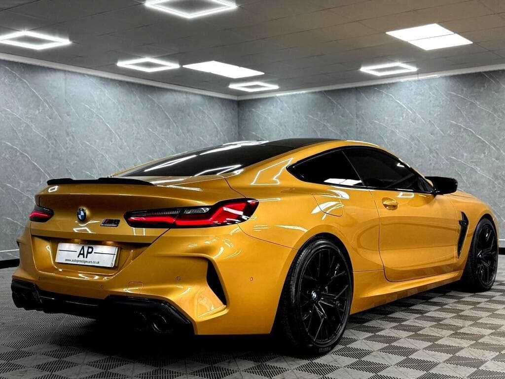 BMW M8 2022