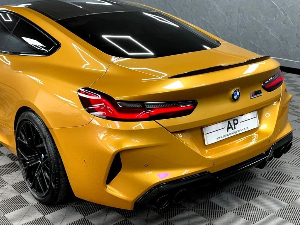 BMW M8 2022