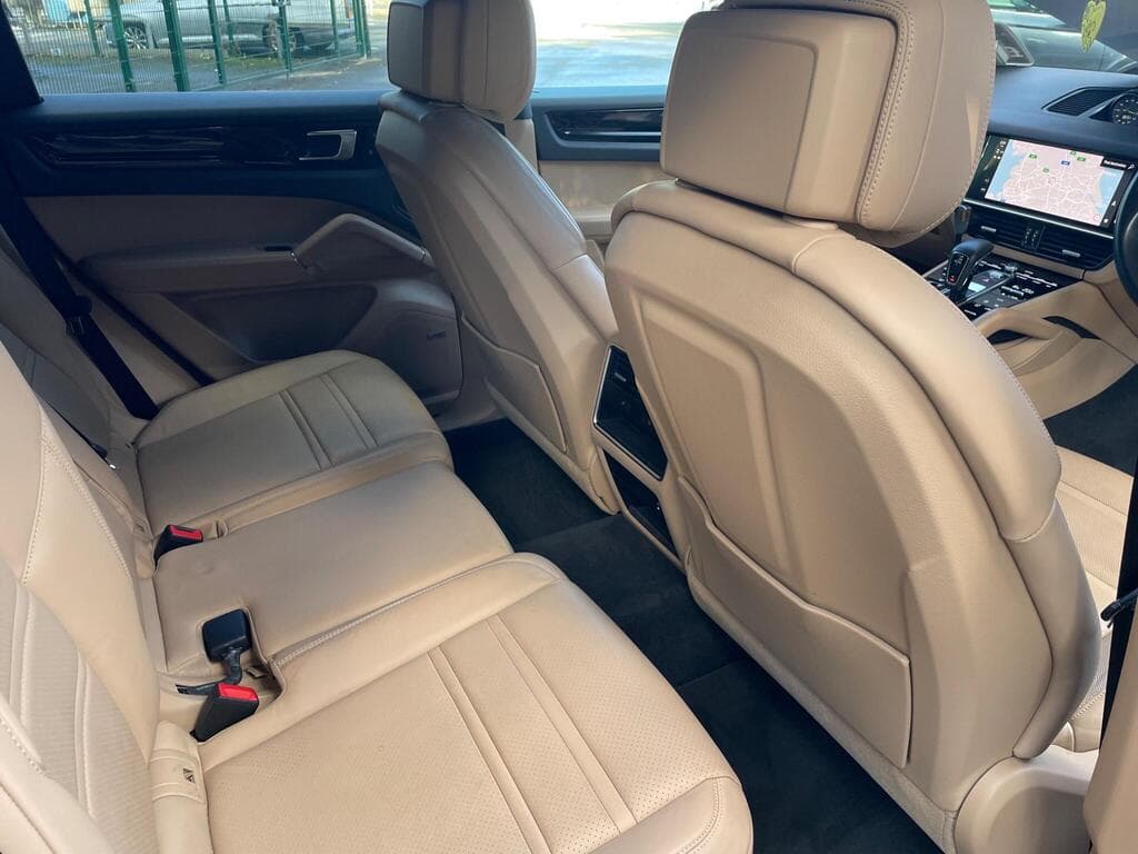 Porsche Cayenne 2022