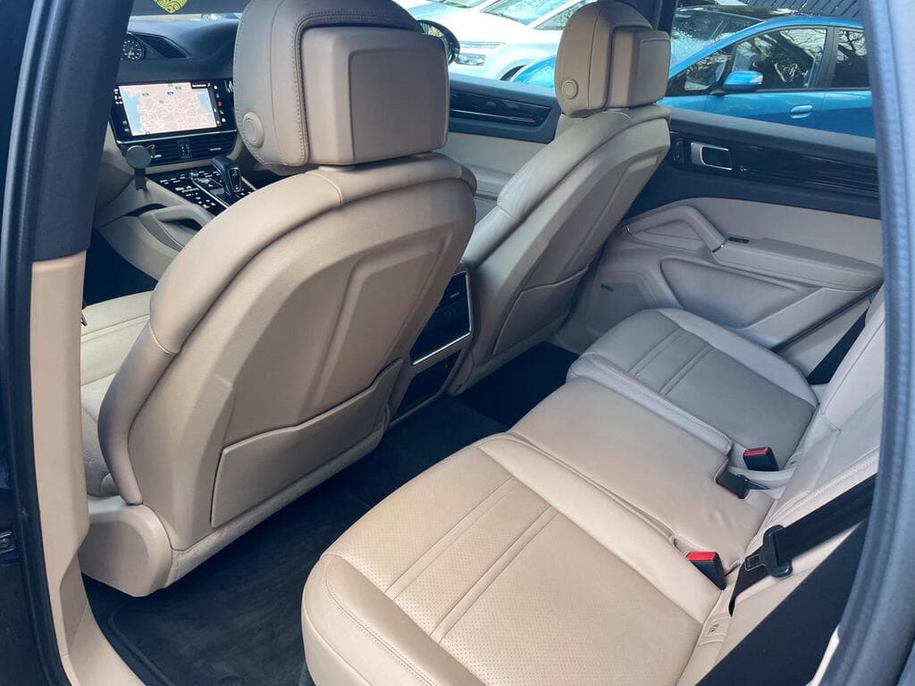 Porsche Cayenne 2022