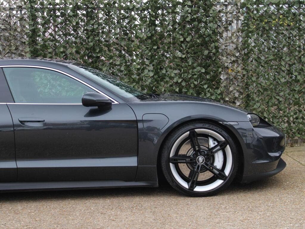 Porsche Taycan 2022
