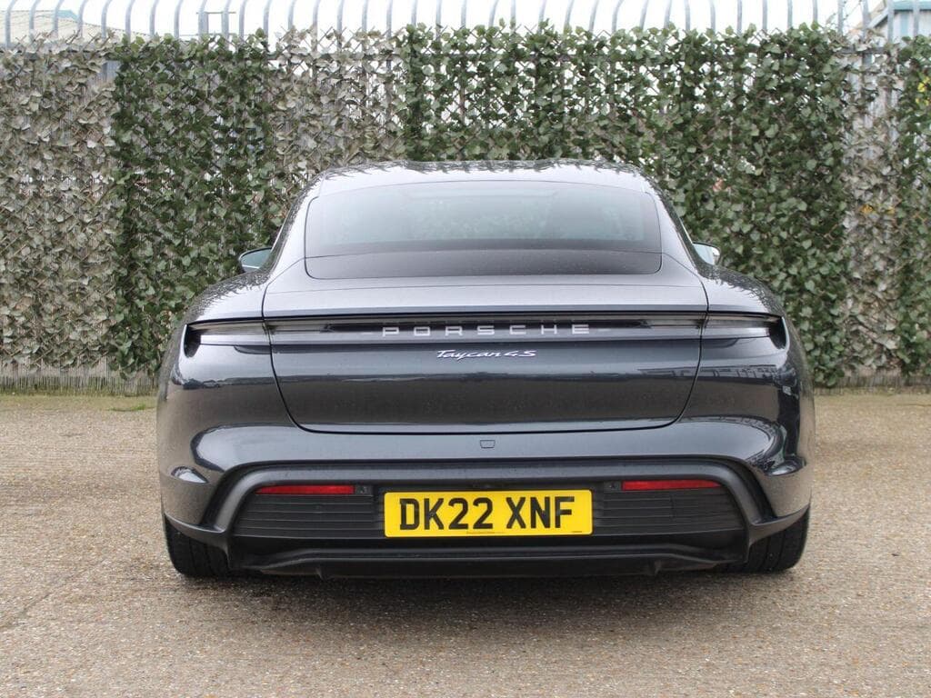 Porsche Taycan 2022