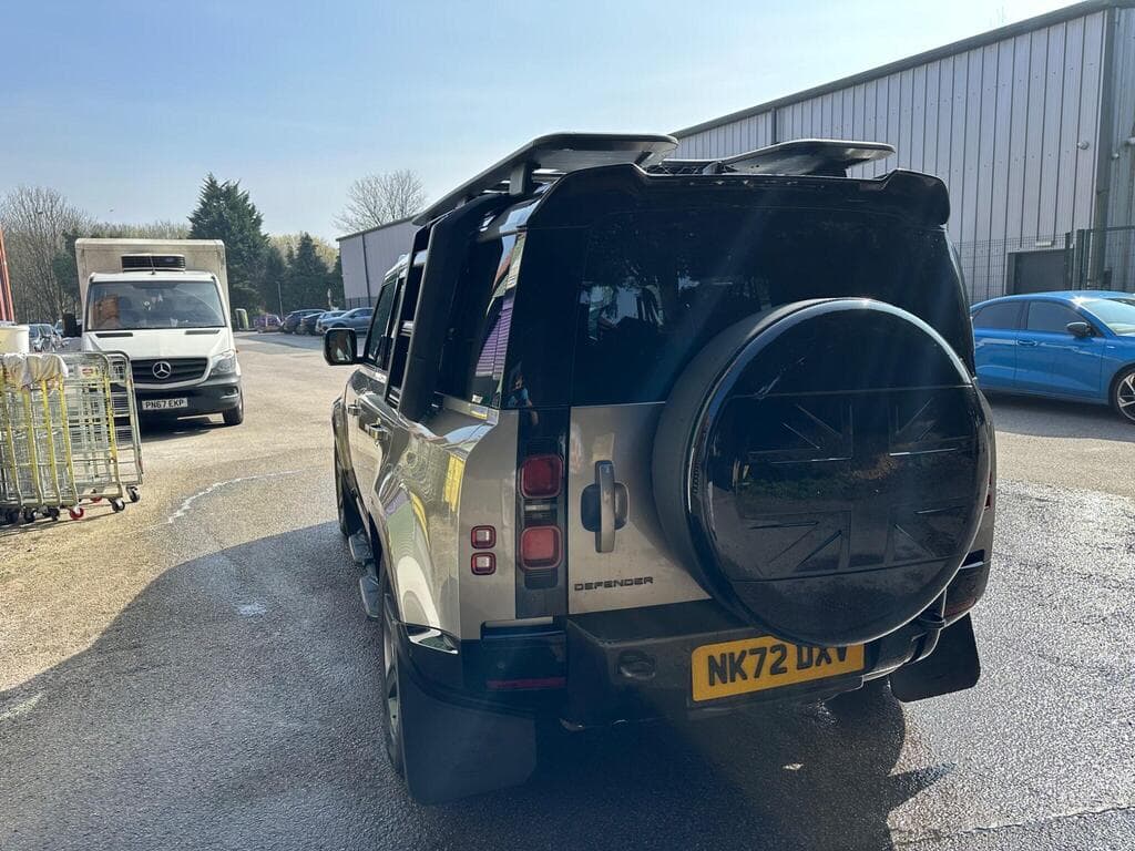 Land Rover Defender 110 2022