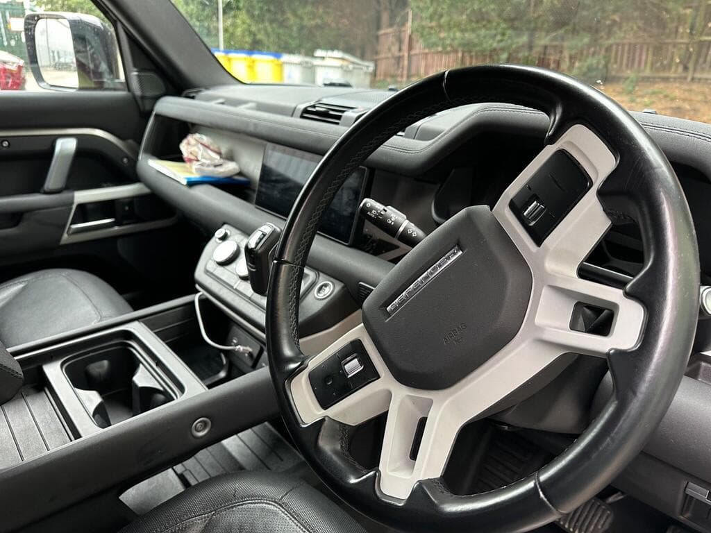 Land Rover Defender 110 2022