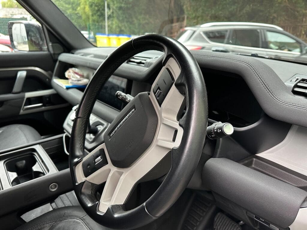 Land Rover Defender 110 2022