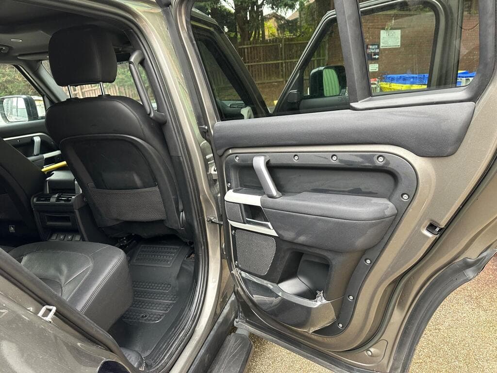 Land Rover Defender 110 2022