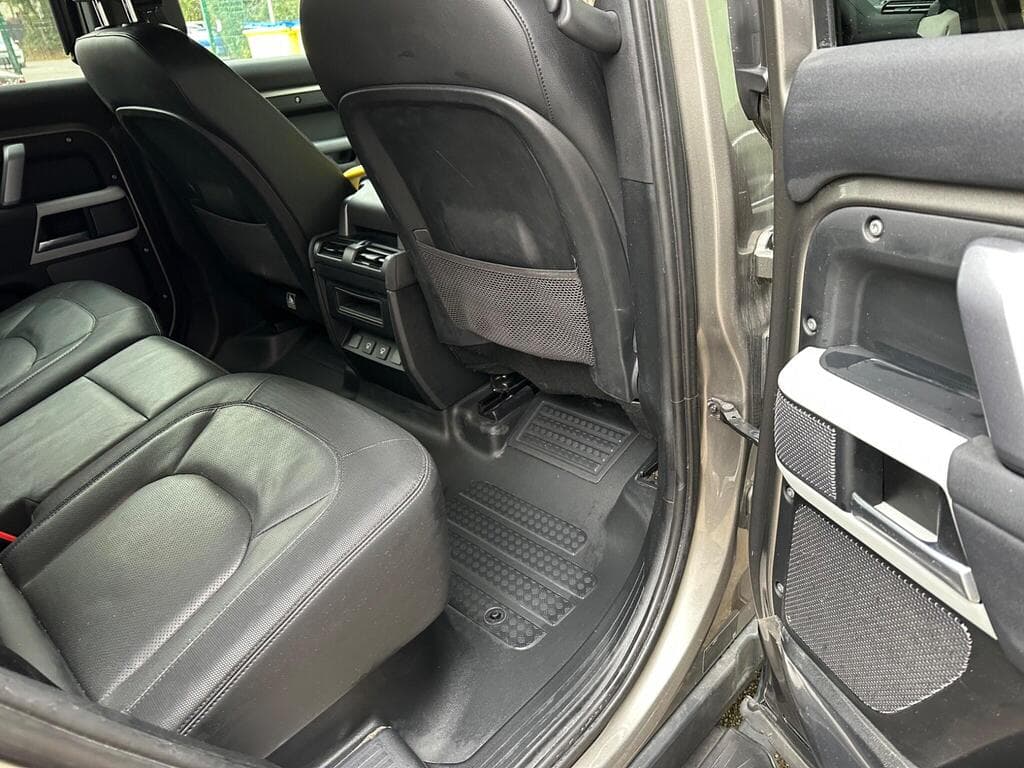 Land Rover Defender 110 2022