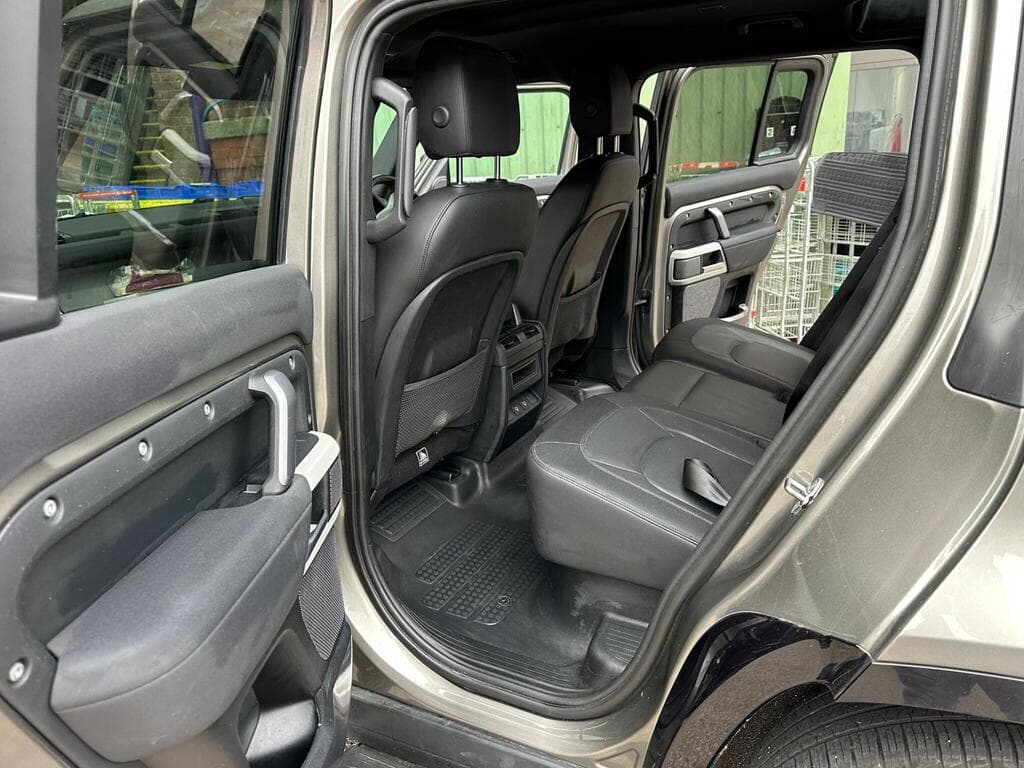 Land Rover Defender 110 2022