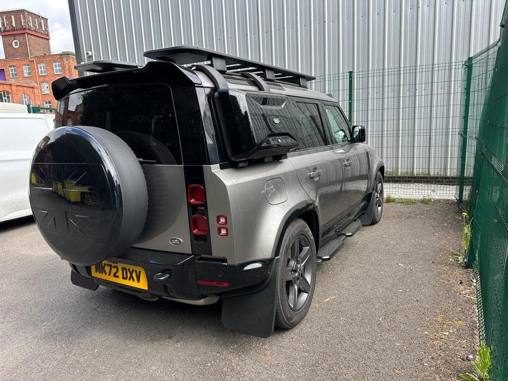 Land Rover Defender 110 2022