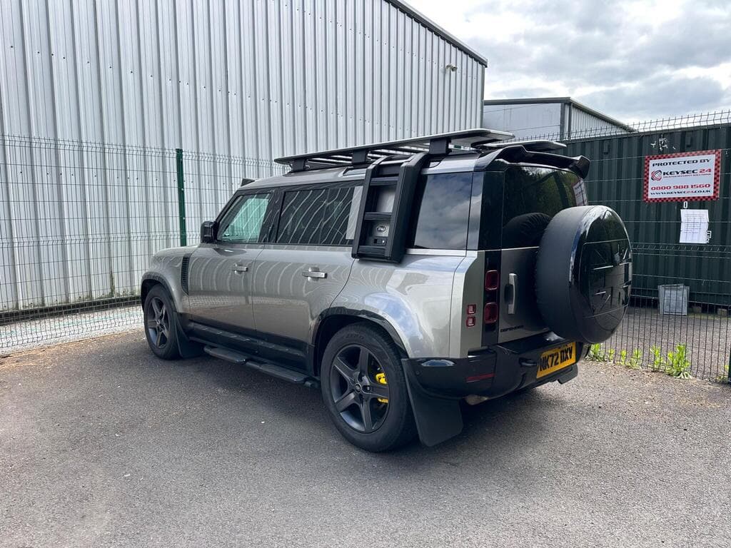 Land Rover Defender 110 2022