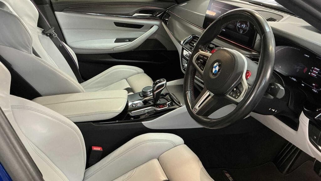 BMW M5 2022