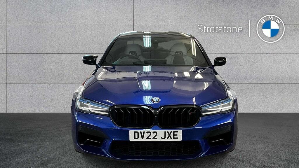BMW M5 2022