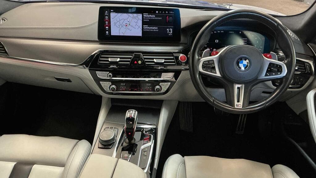 BMW M5 2022