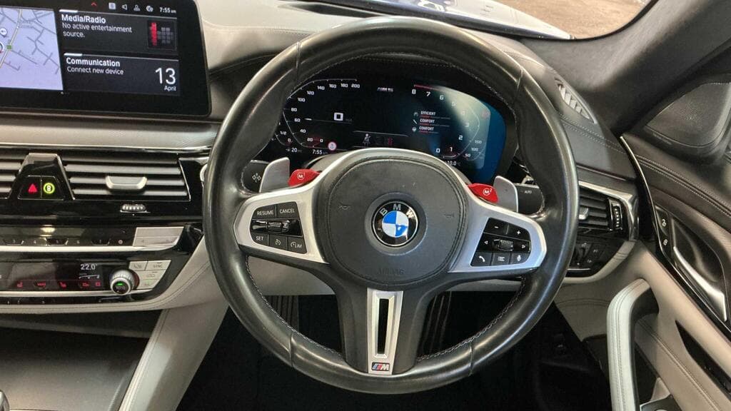 BMW M5 2022