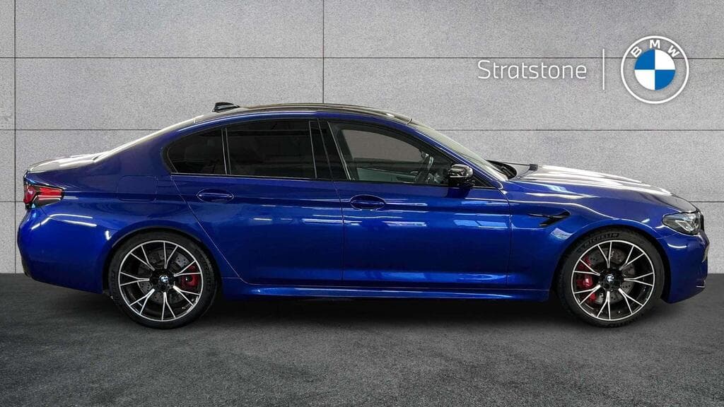 BMW M5 2022