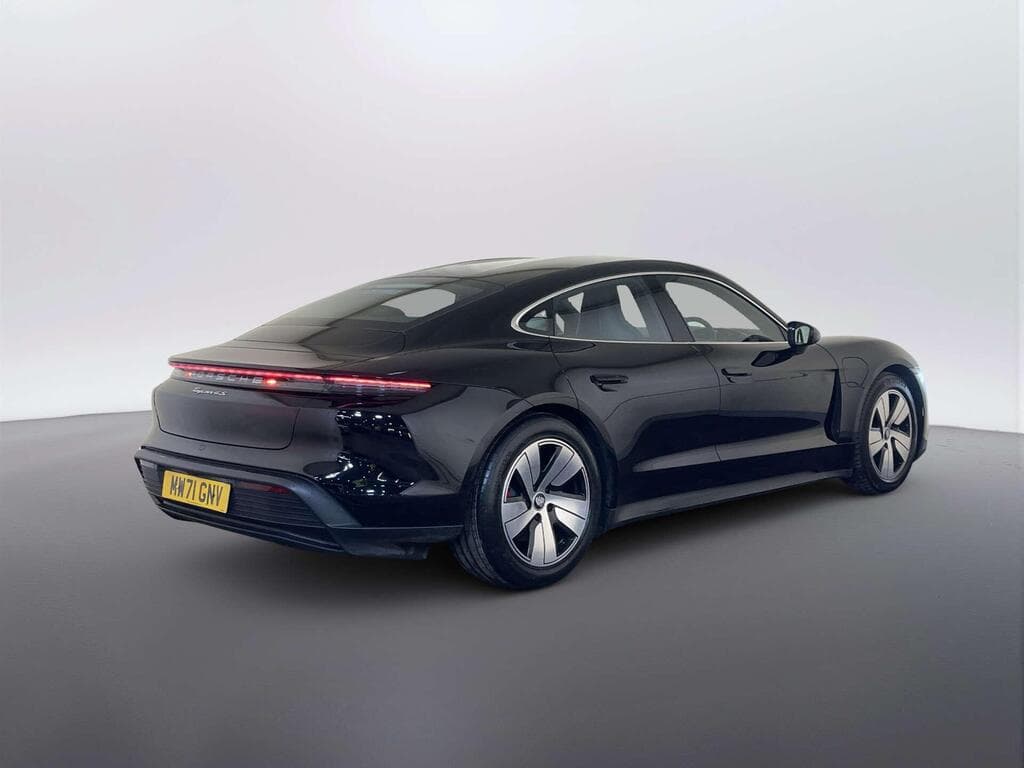 Porsche Taycan 2022