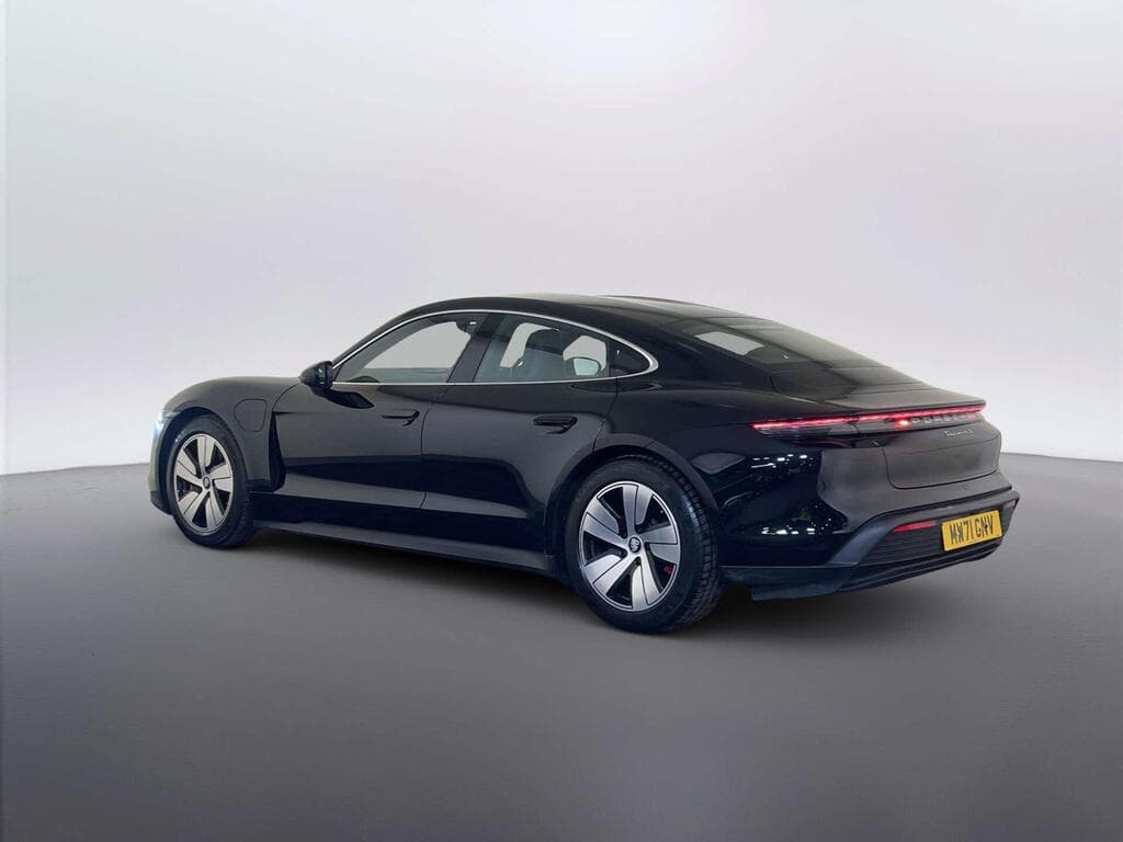 Porsche Taycan 2022