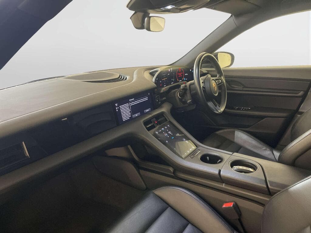Porsche Taycan 2022