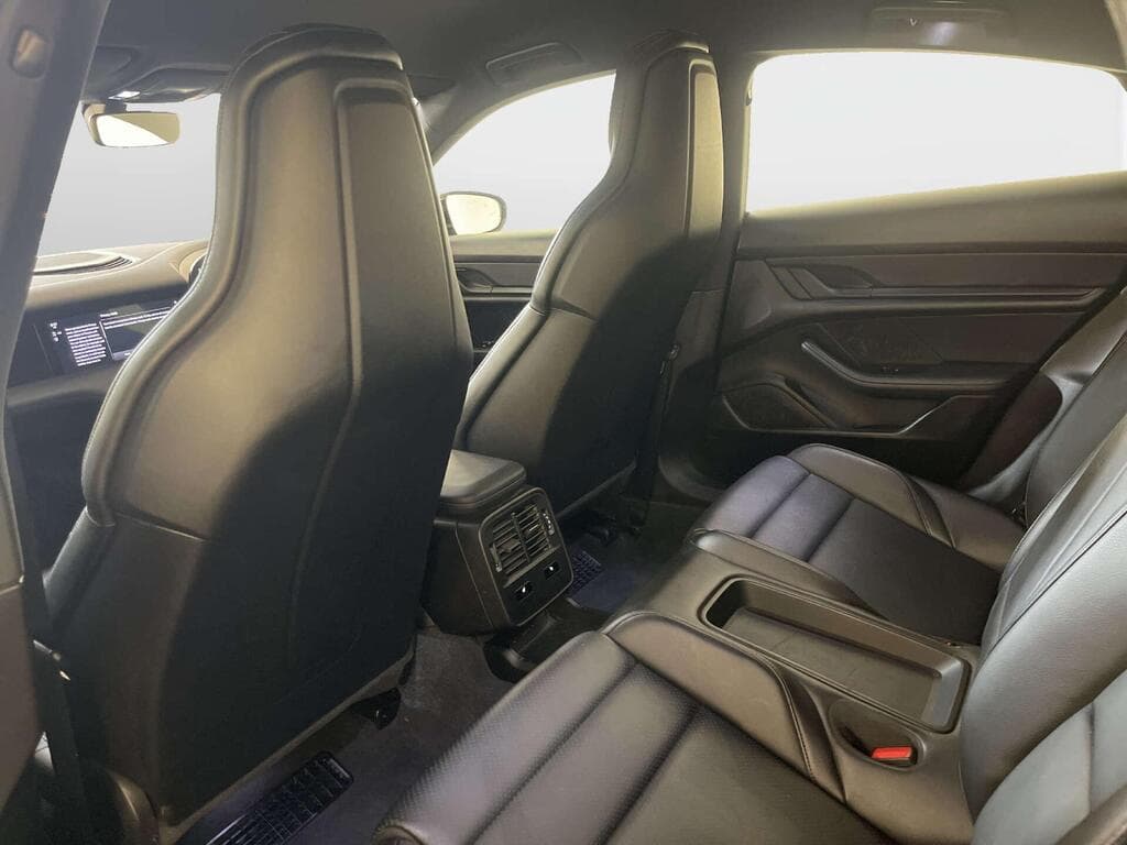 Porsche Taycan 2022
