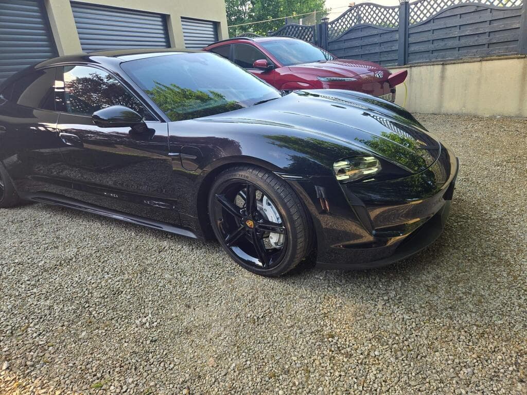 Porsche Taycan 2022