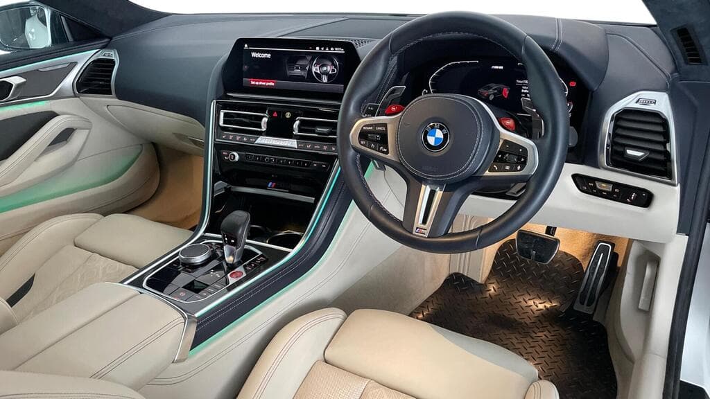 BMW M8 2022
