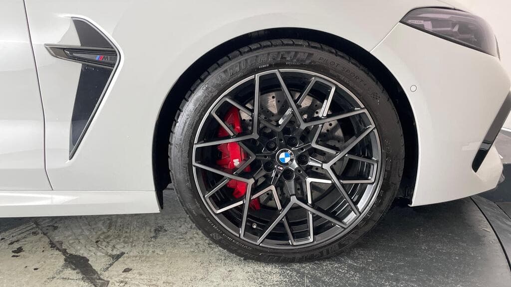 BMW M8 2022