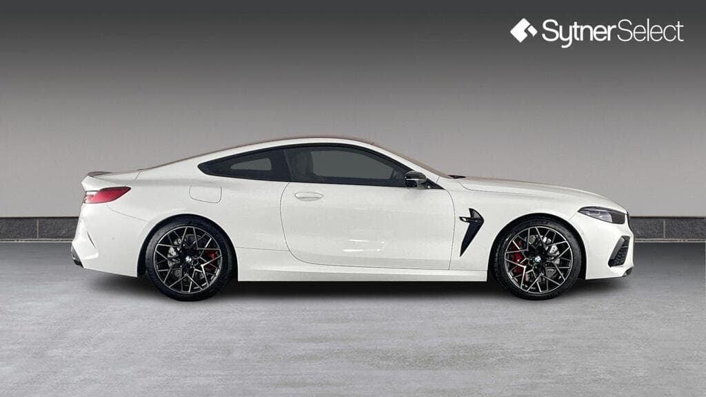 BMW M8 2022