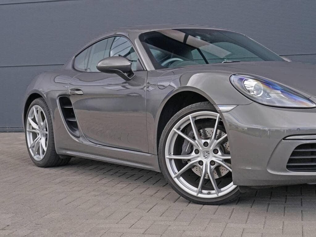 Porsche 718 Cayman 2022