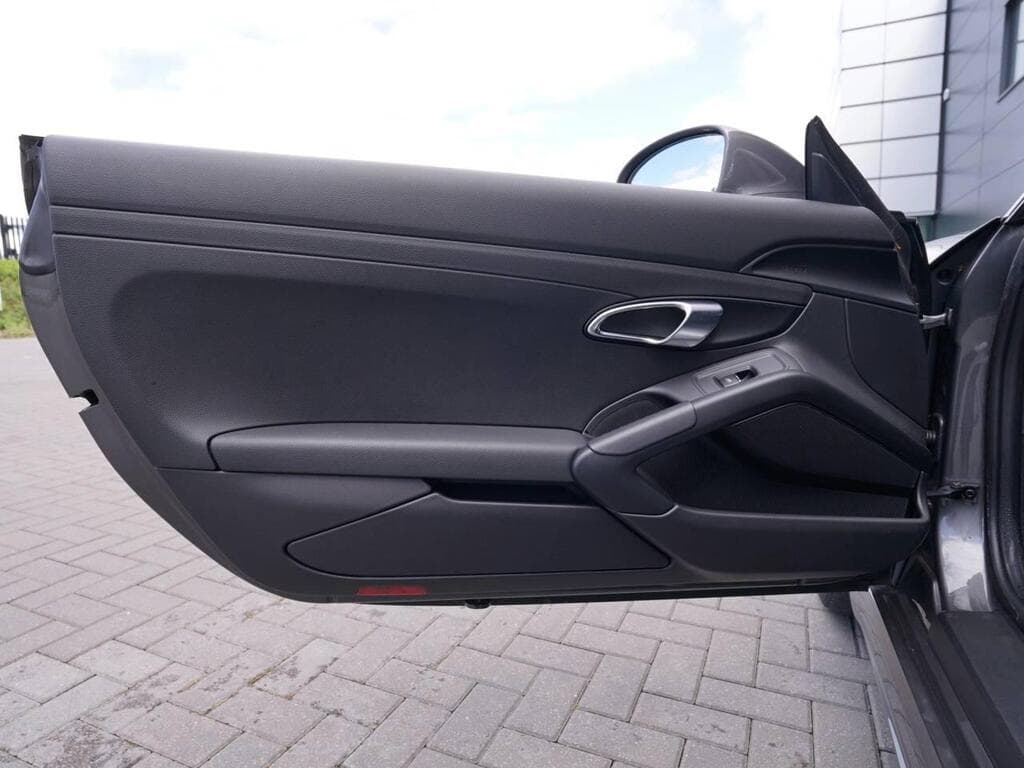 Porsche 718 Cayman 2022
