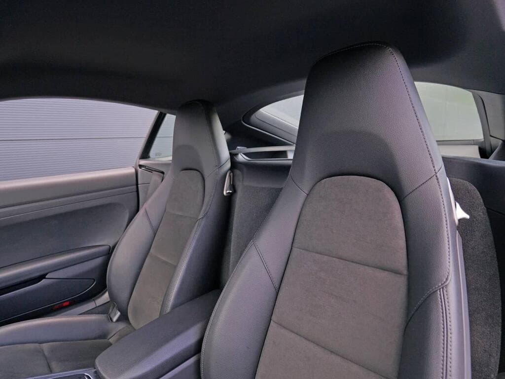 Porsche 718 Cayman 2022