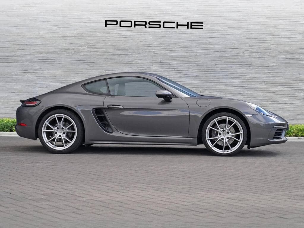 Porsche 718 Cayman 2022