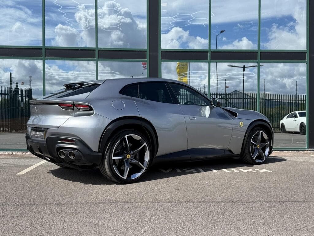 Ferrari Purosangue 2024