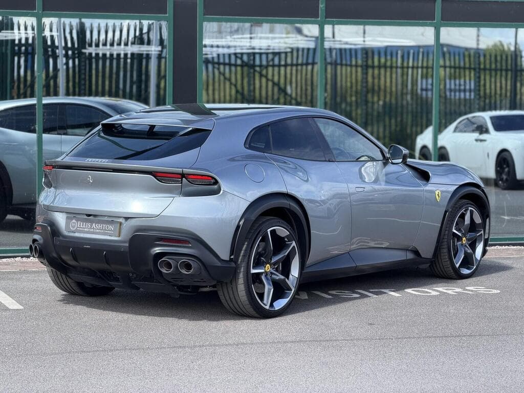 Ferrari Purosangue 2024