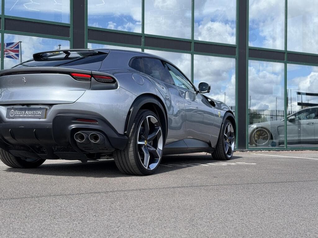 Ferrari Purosangue 2024