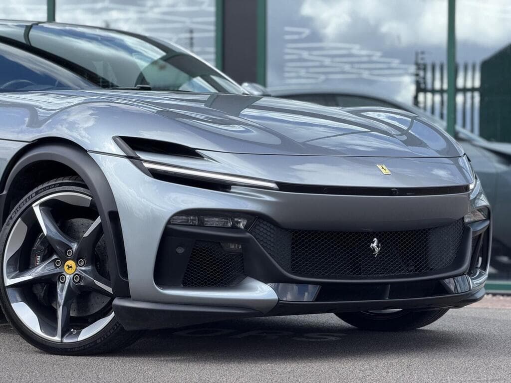 Ferrari Purosangue 2024