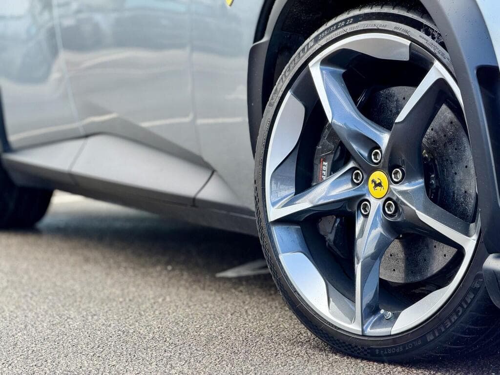Ferrari Purosangue 2024