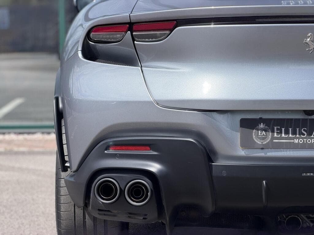 Ferrari Purosangue 2024