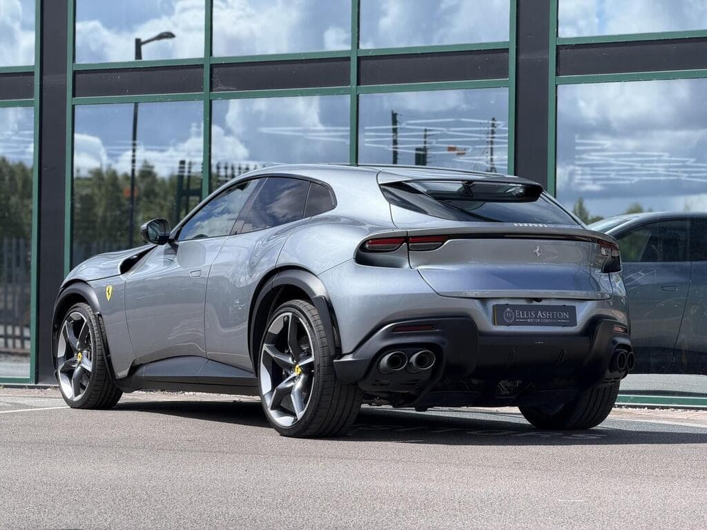 Ferrari Purosangue 2024