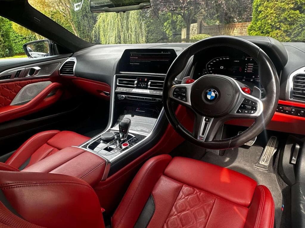 BMW M8 2022