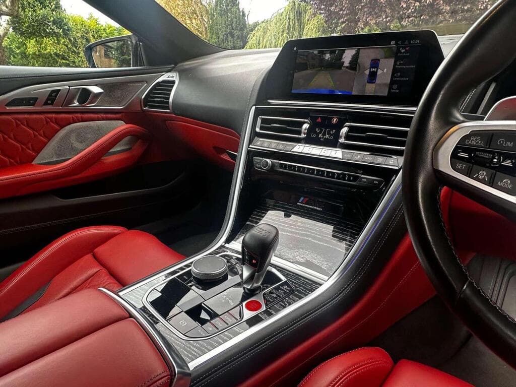 BMW M8 2022