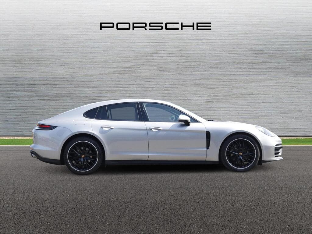 Porsche Panamera 2022